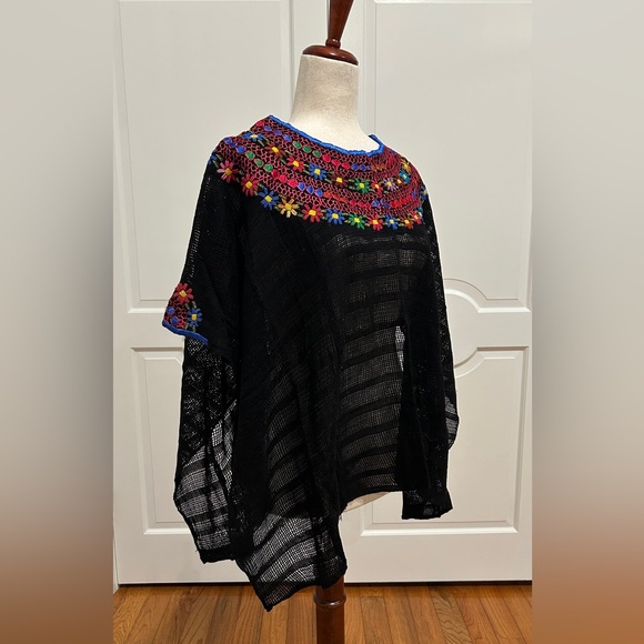 Guatemala hüipil Blouse/Tunic Hand Embroidered - Picture 6 of 9